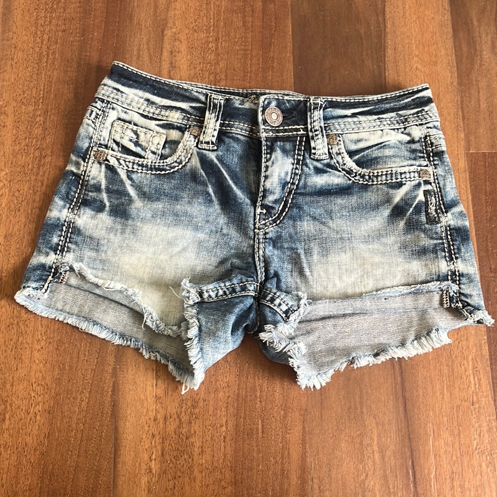Silver Aiko size 24 Jean short